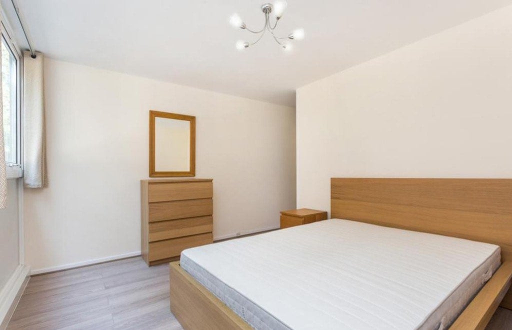 Flat Clipstone Street in City of Westminster