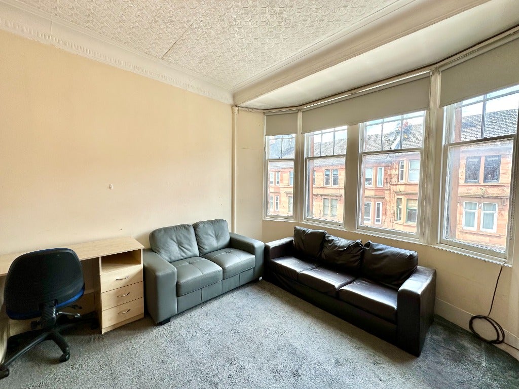 Flat Byres Road in Glasgow