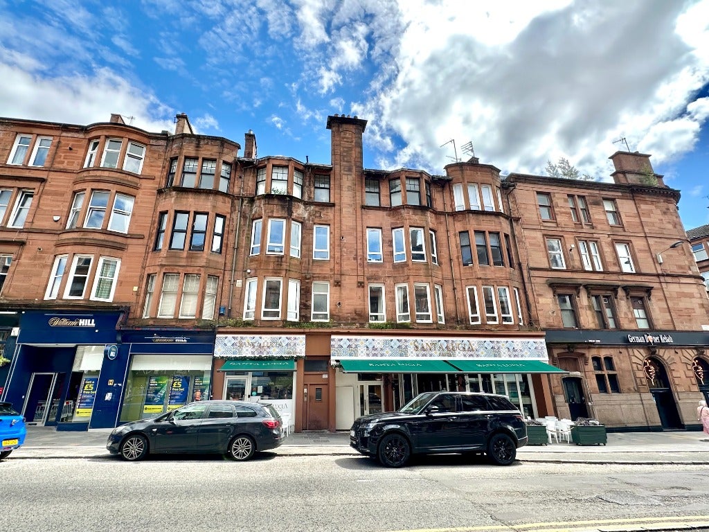 Flat Byres Road in Glasgow