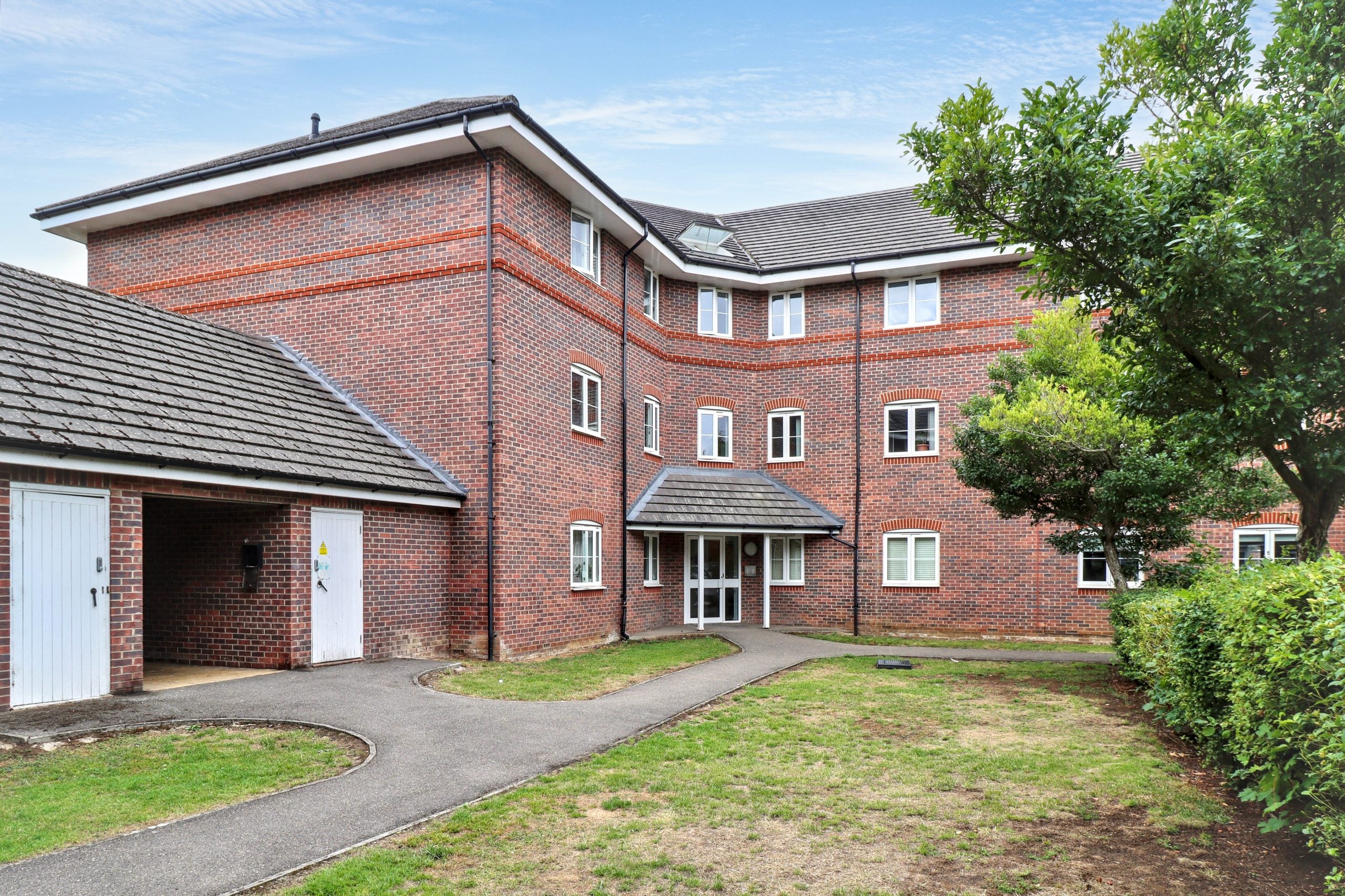 Flat Wharf Way in Abbots Langley
