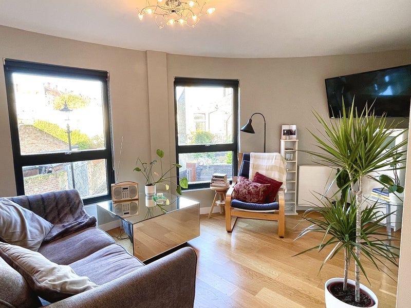 Room Hartland Road in Greater London
