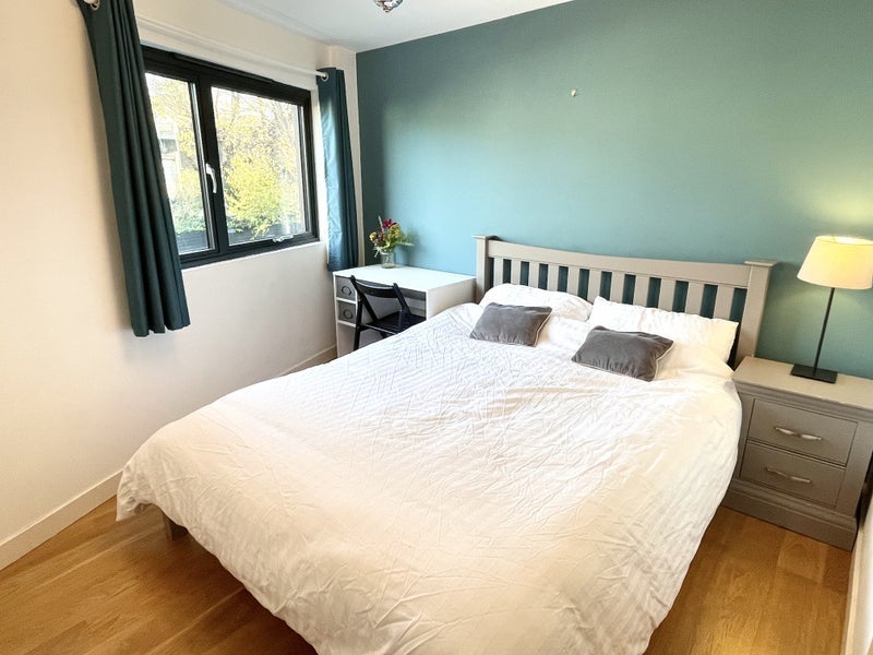 Room Hartland Road in Greater London