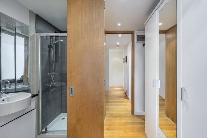 Room Hartland Road in Greater London