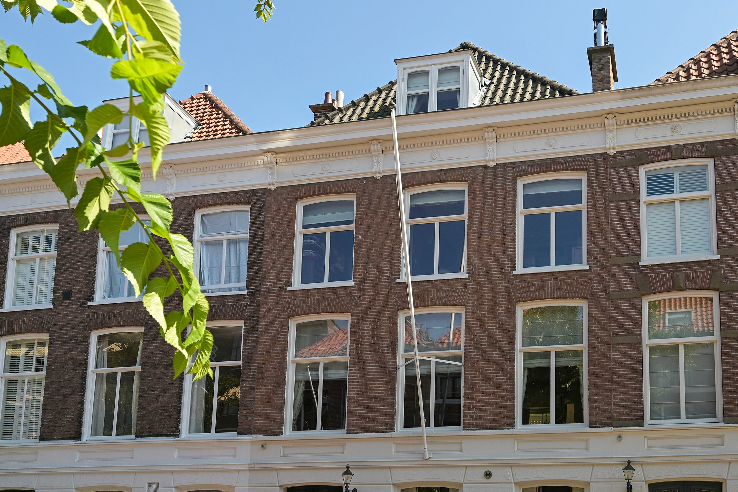 Tussenwoning te koop: Riouwstraat 83, 'S-Gravenhage