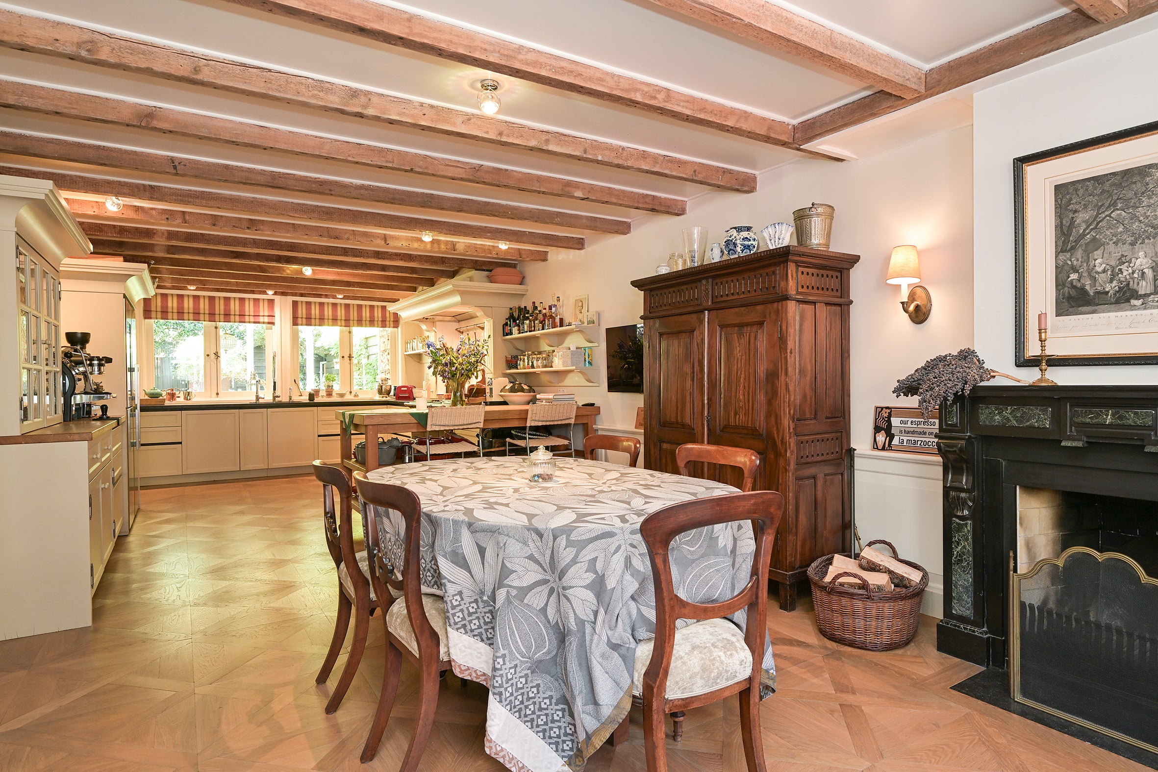 Tussenwoning te koop: Riouwstraat 83, 'S-Gravenhage