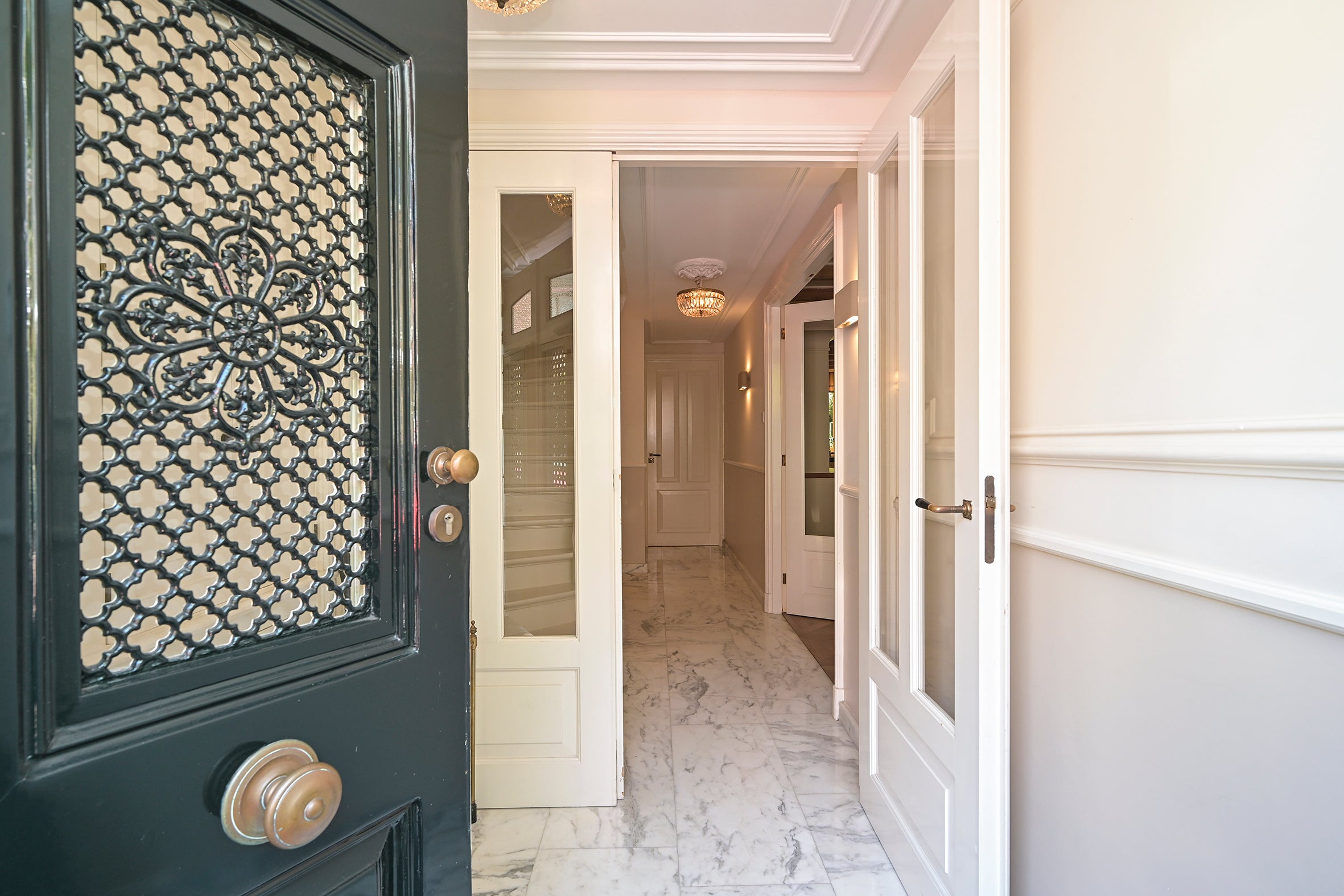 Tussenwoning te koop: Riouwstraat 83, 'S-Gravenhage