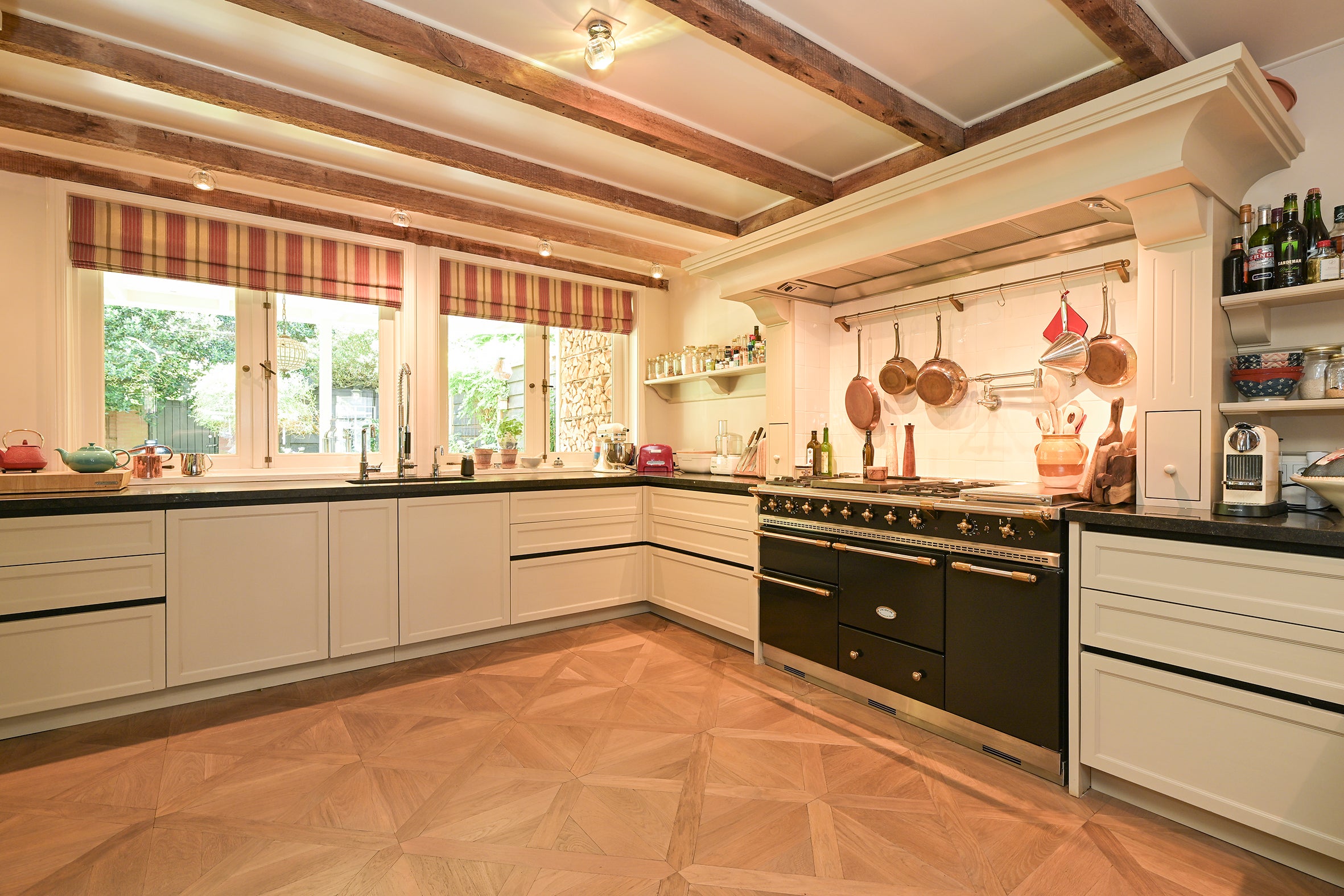 Tussenwoning te koop: Riouwstraat 83, 'S-Gravenhage