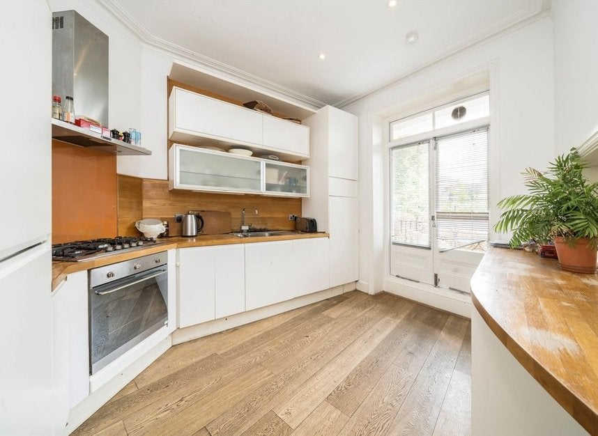 Flat Lissenden Gardens in Greater London