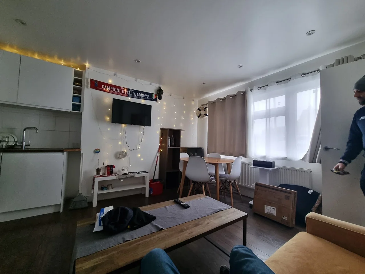 House Goldsmith Avenue in Greater London