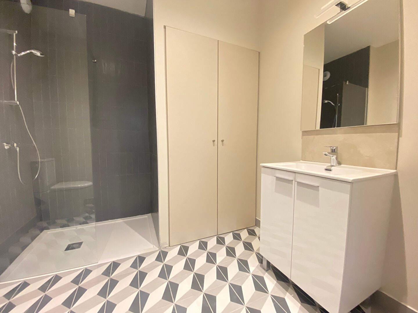 Flat Quai Dillon in Narbonne