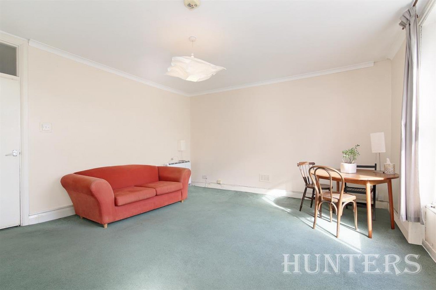 Flat De Crespigny Park in Greater London