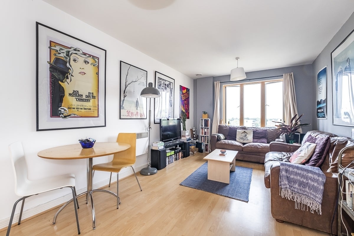 Flat Alexandria Road in Greater London