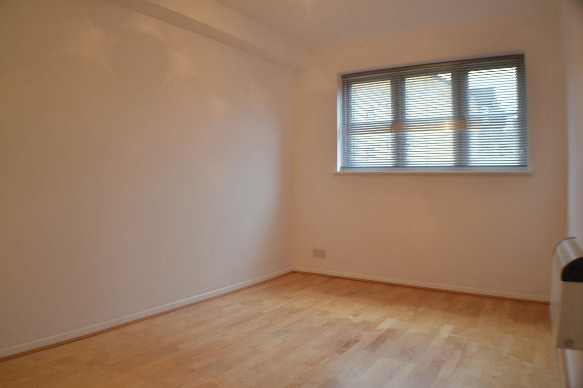 Flat Milford Close in St Albans