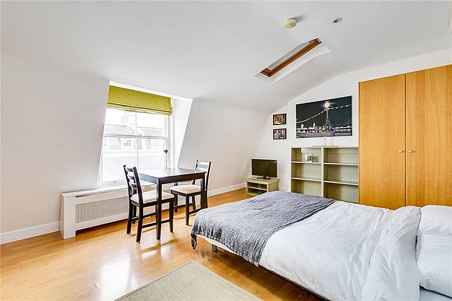 Flat Gloucester Street in City of Westminster