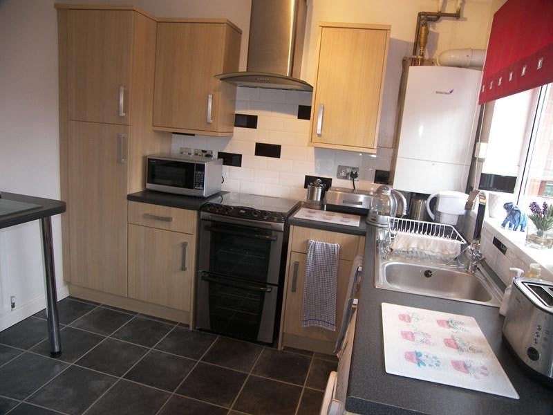 Room Roeburn Way in Newcastle upon Tyne