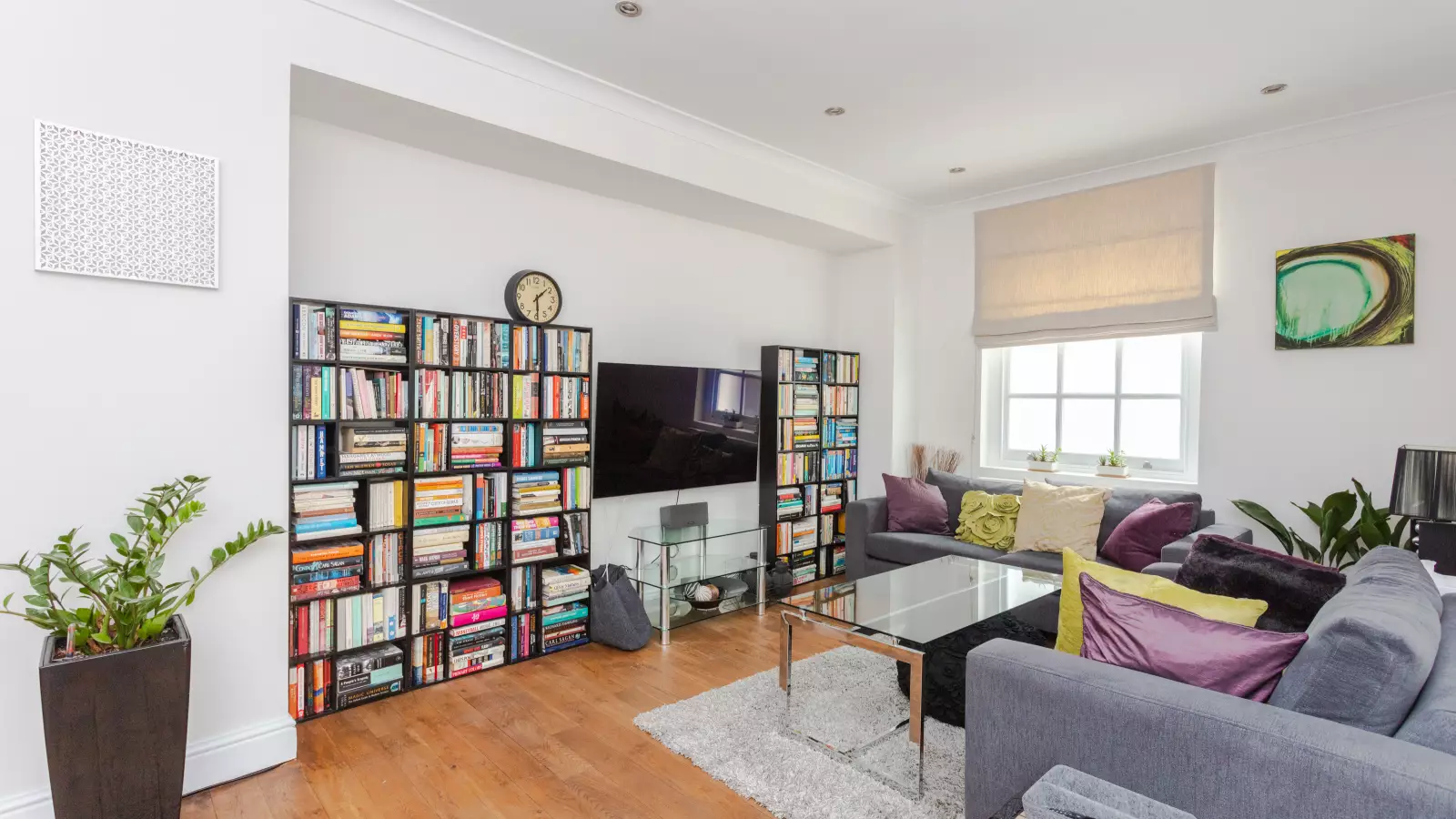 Flat Caledonian Road in Greater London