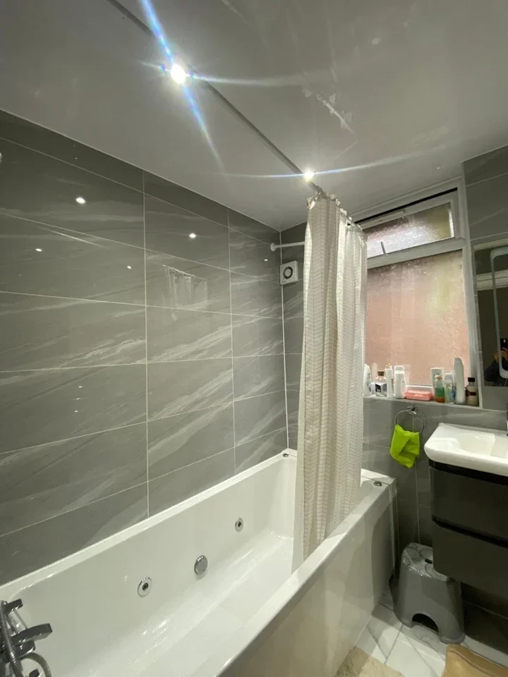 Room Great West Road in Greater London