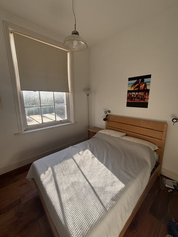 Flat Arundel Square in Greater London