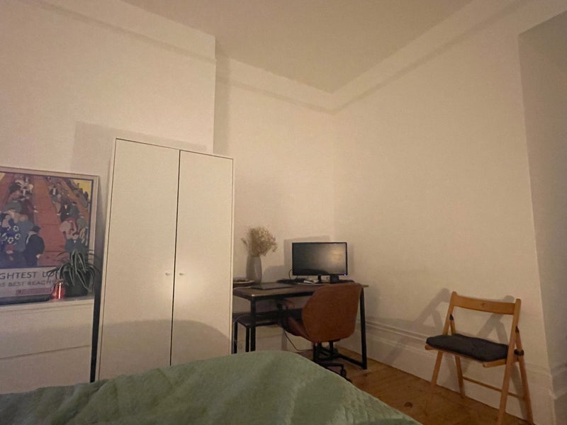 Flat Whitworth Road in Greater London