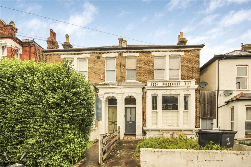 Flat Wolfington Road in Greater London