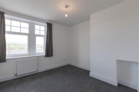 Flat Cowpasture Road in Bradford