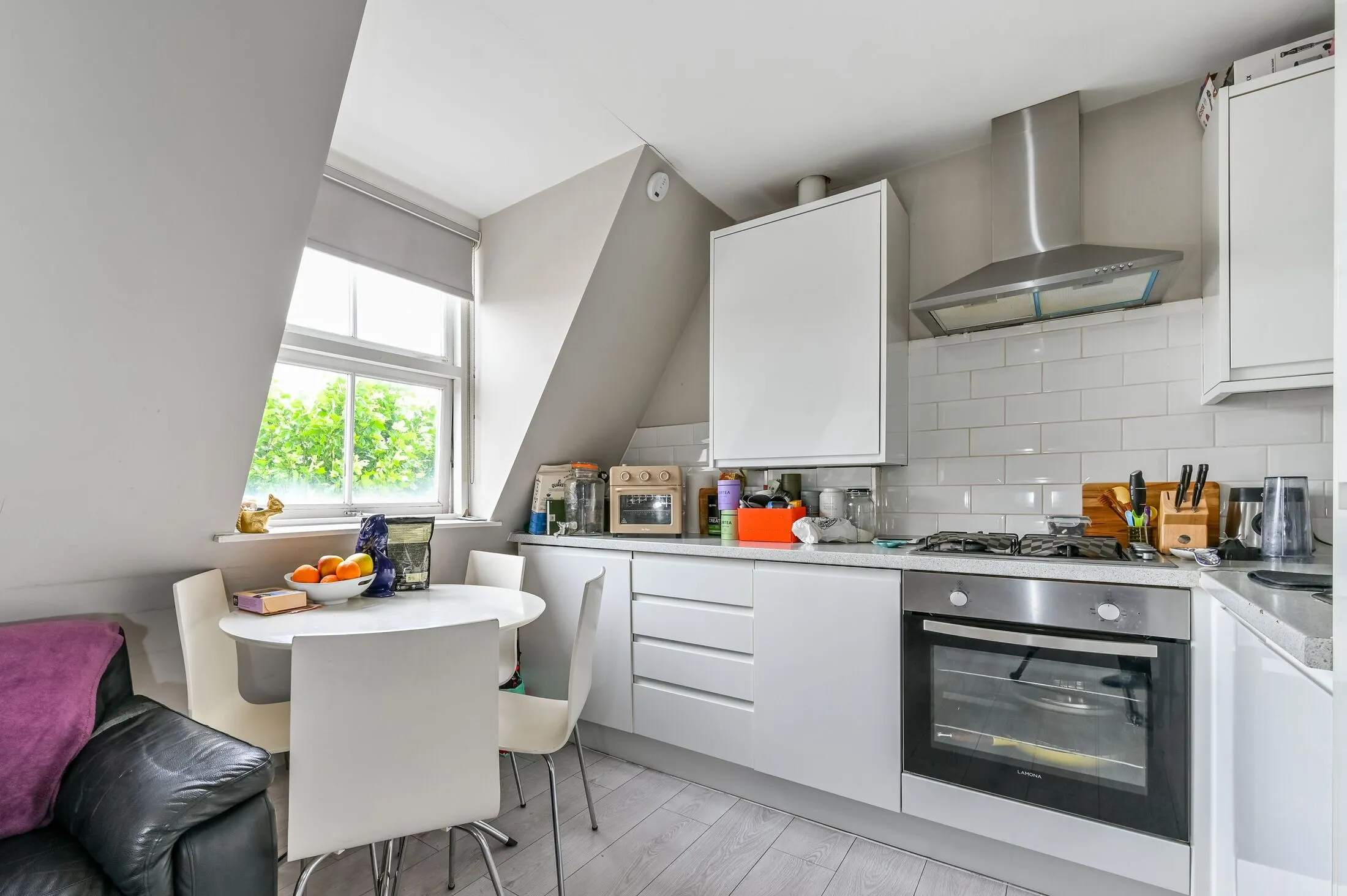 Flat Caledonian Road in Greater London
