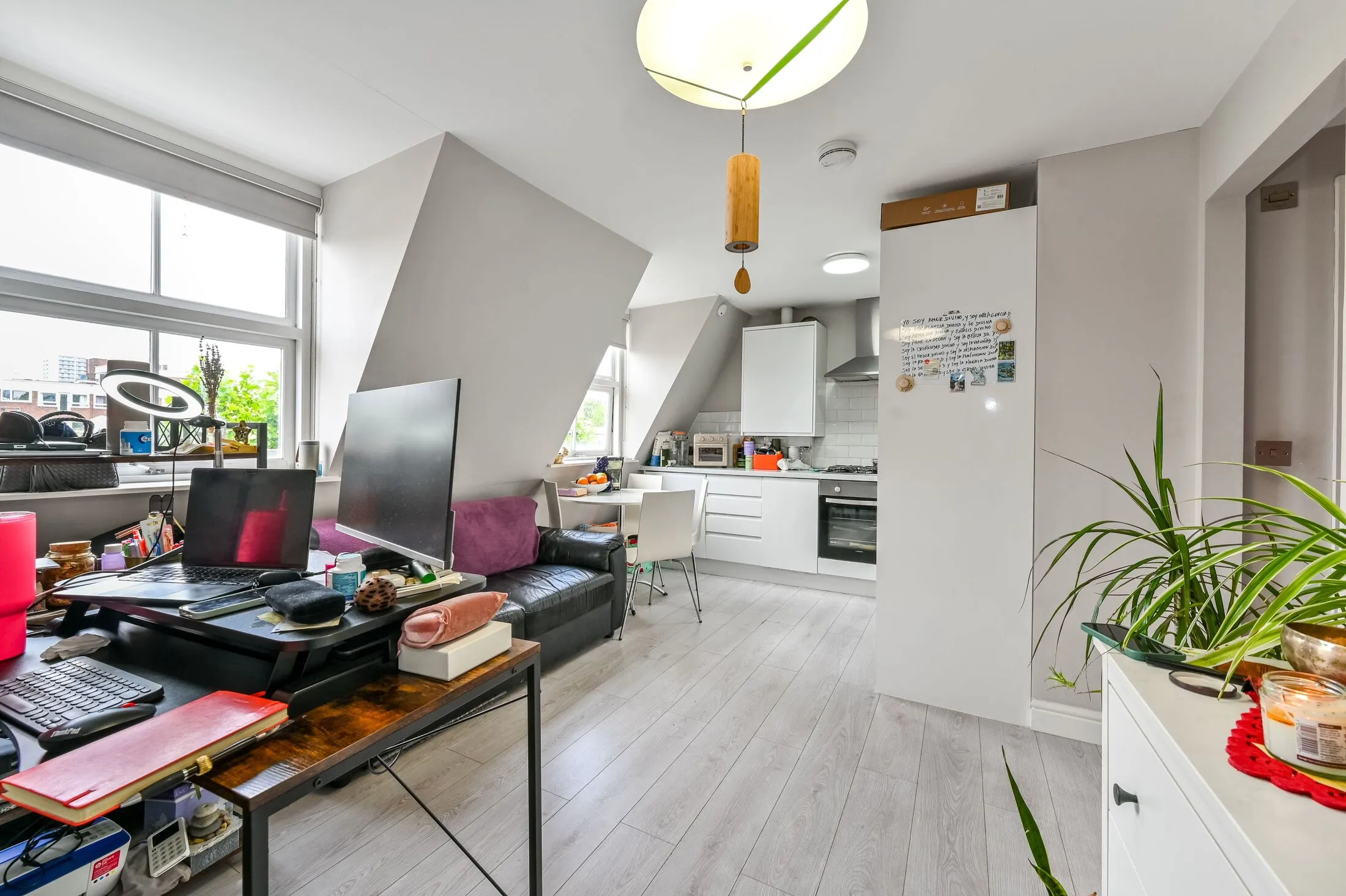 Flat Caledonian Road in Greater London