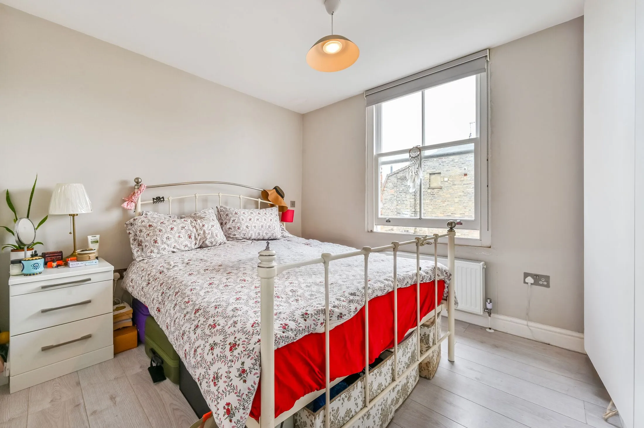 Flat Caledonian Road in Greater London