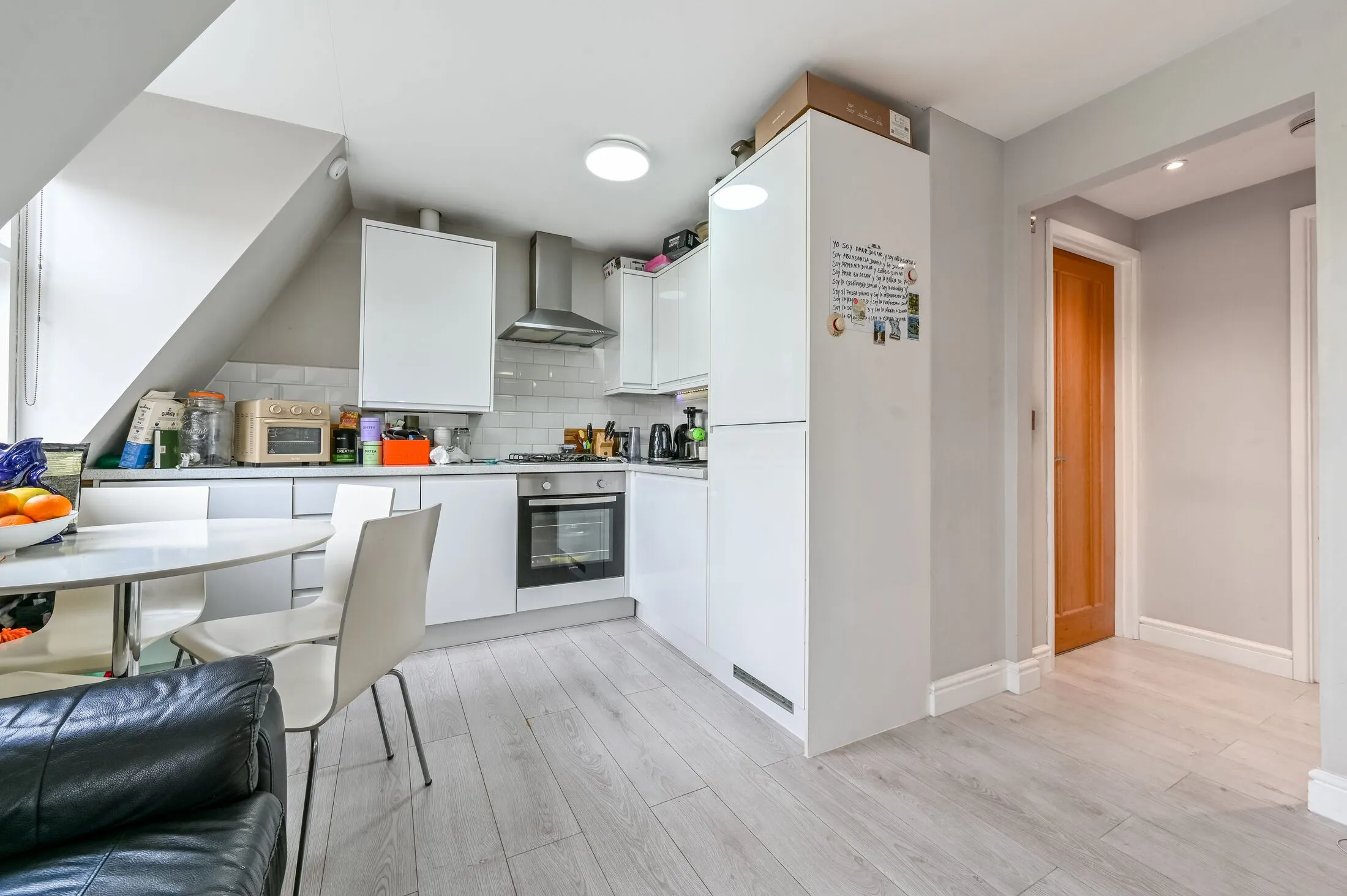 Flat Caledonian Road in Greater London