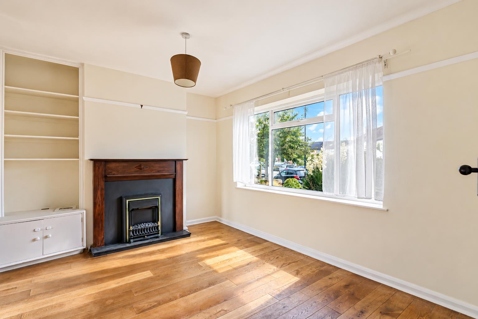House Wolsey Close in Greater London