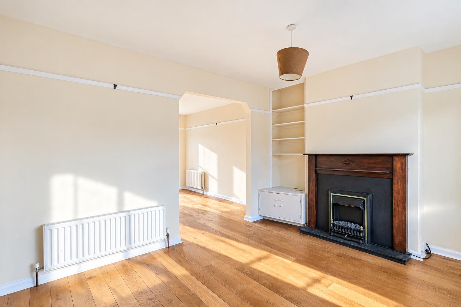 House Wolsey Close in Greater London