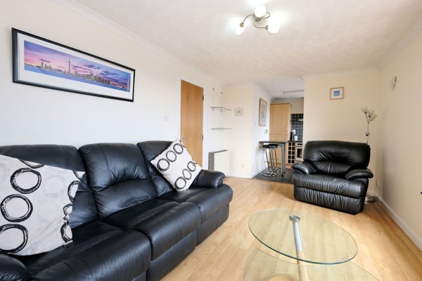 Flat Urquhart Terrace in Aberdeen City