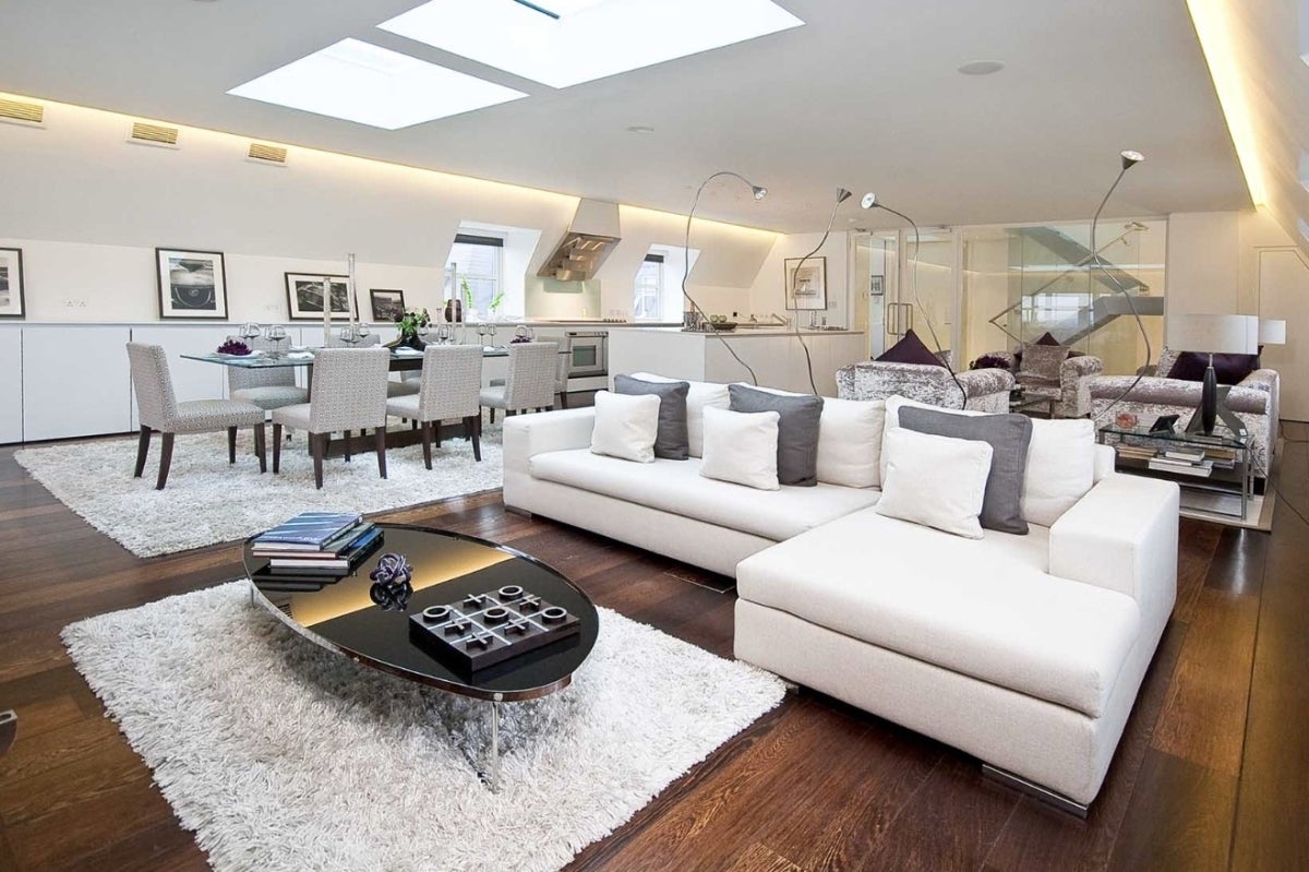 Flat Boydell Court in Greater London