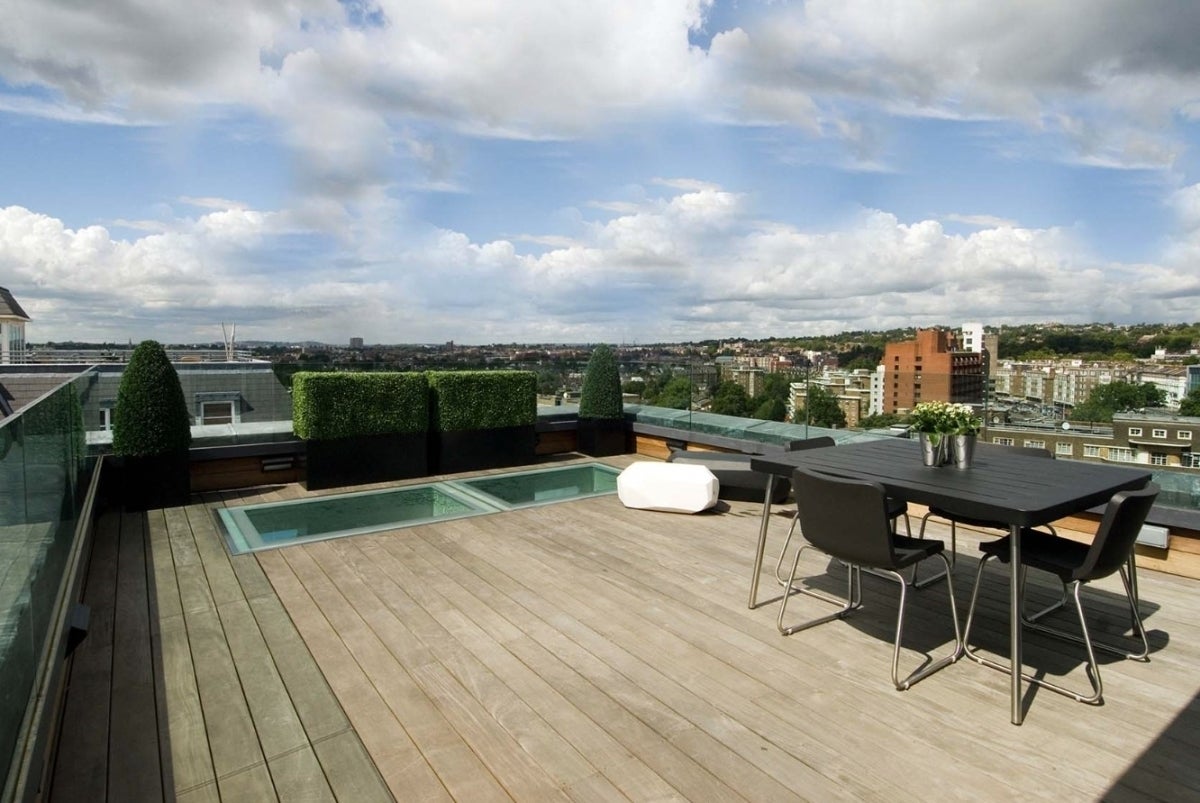 Flat Boydell Court in Greater London