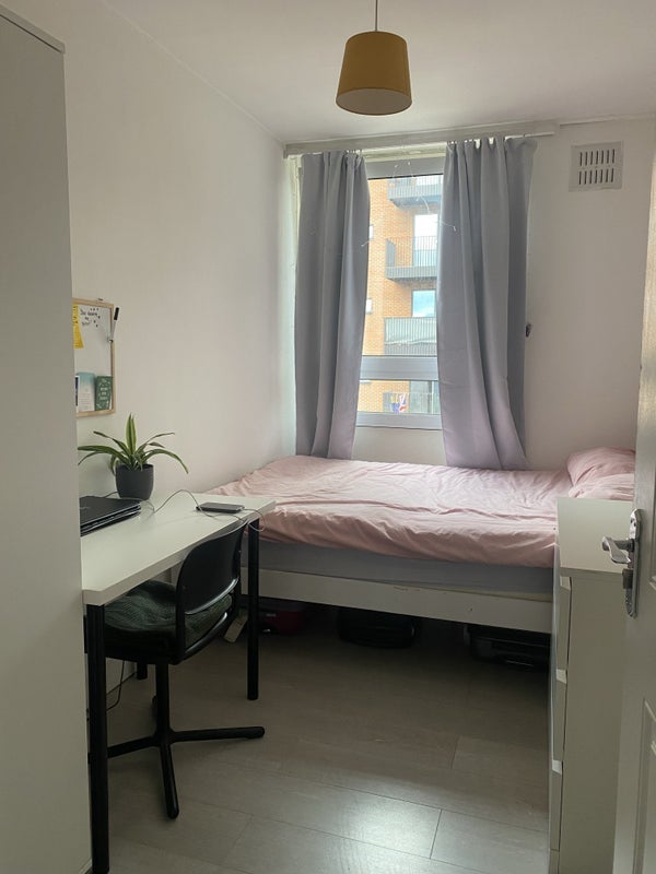 Room Stanhope Street in Greater London