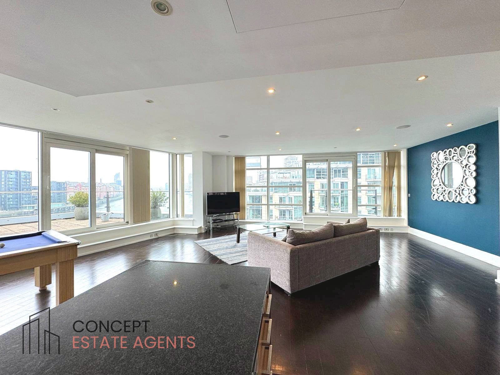 Flat Juniper Drive in Greater London