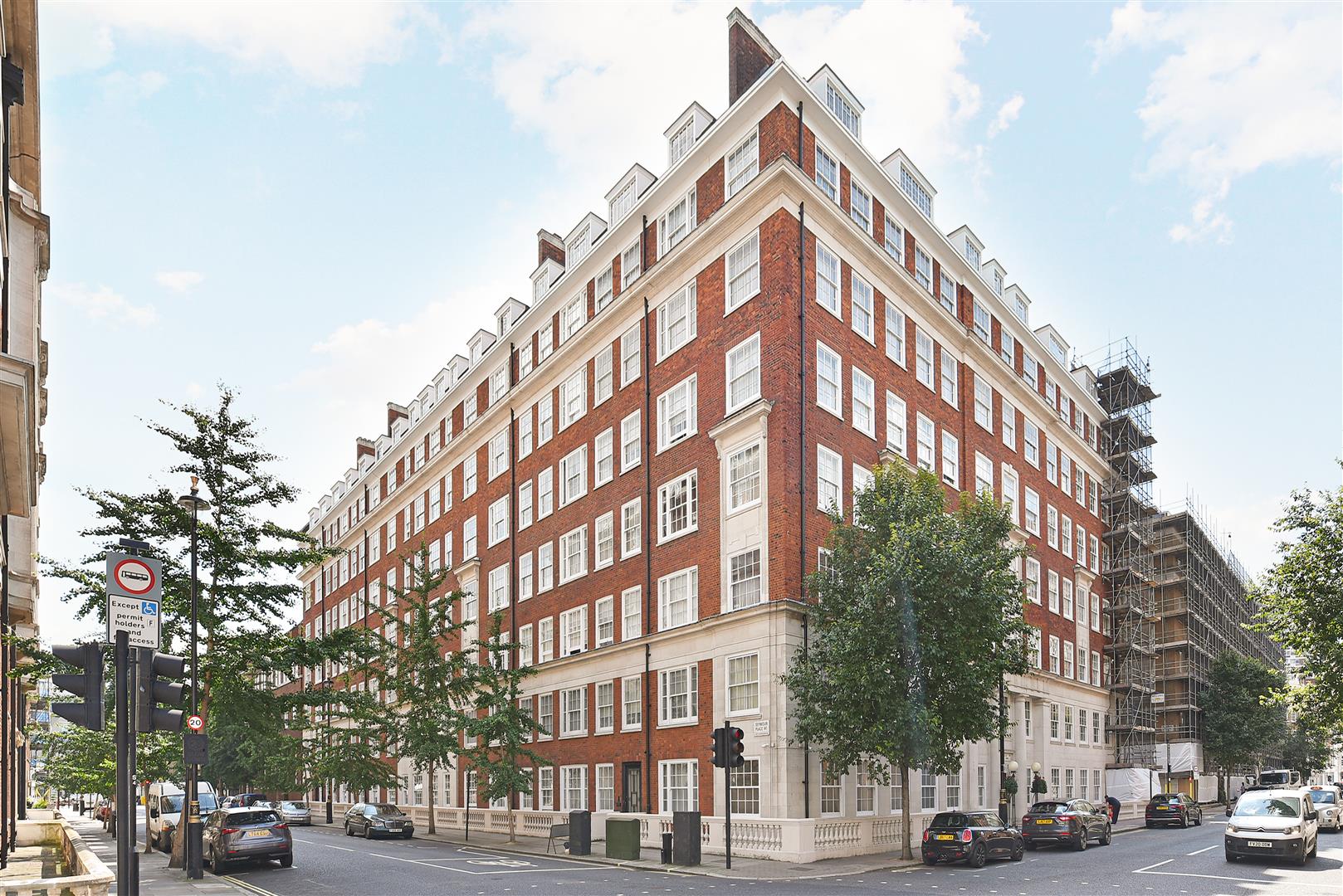 Flat George Street in London