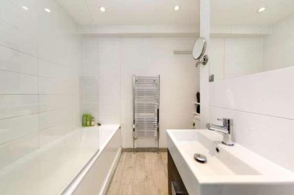 Flat Kings Road in Greater London