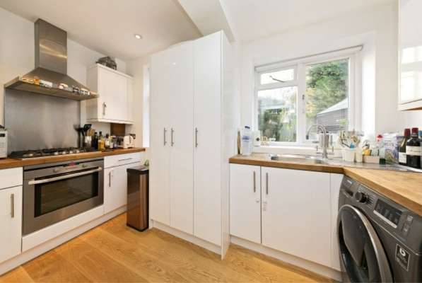 Flat Kings Road in Greater London