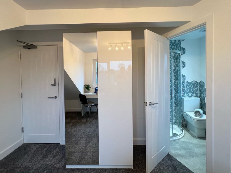 Room Parkfield Road in Leeds