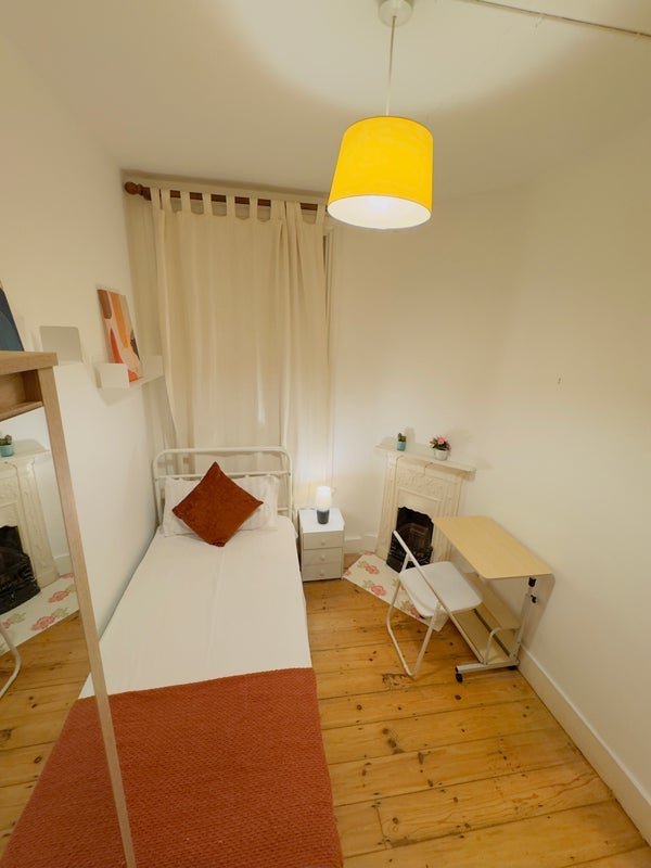 Room Welham Road in Greater London