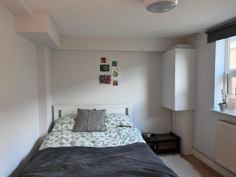 Room Clarence Road in Greater London