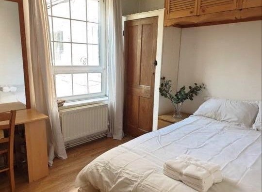Room Pardoner Street in Greater London