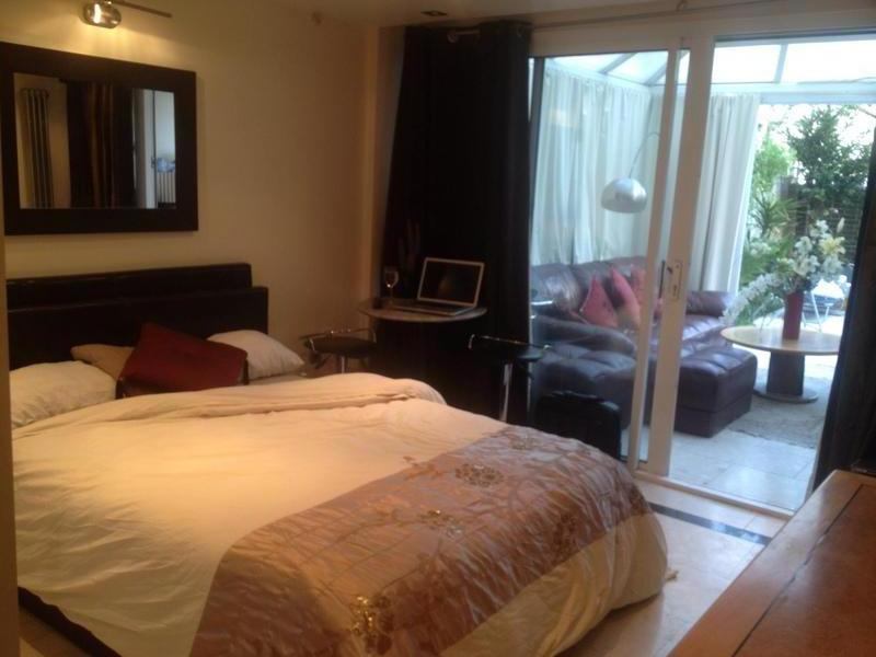 Room Byng Street in Greater London
