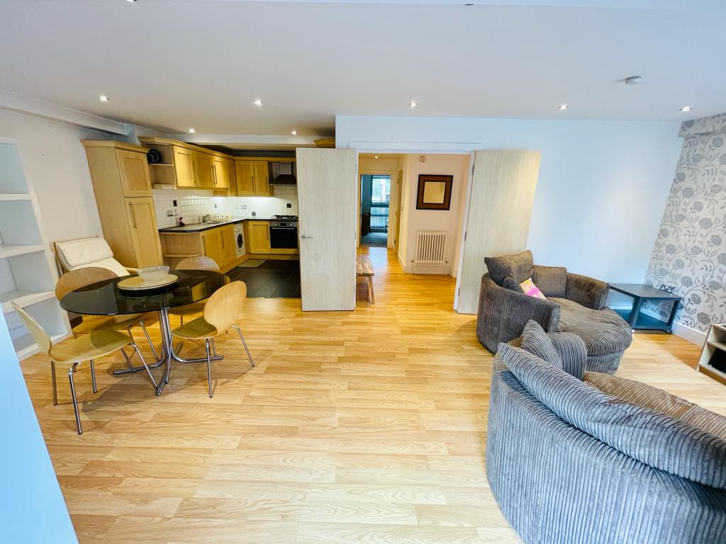 Flat Grosvenor Terrace in Greater London