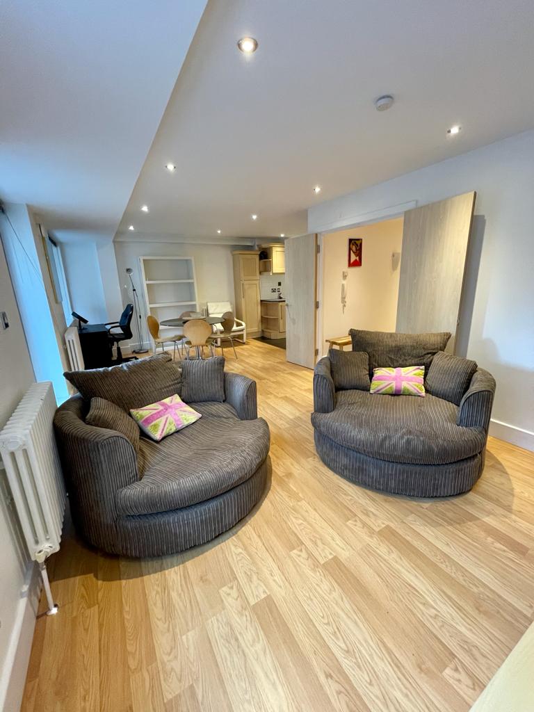 Flat Grosvenor Terrace in Greater London