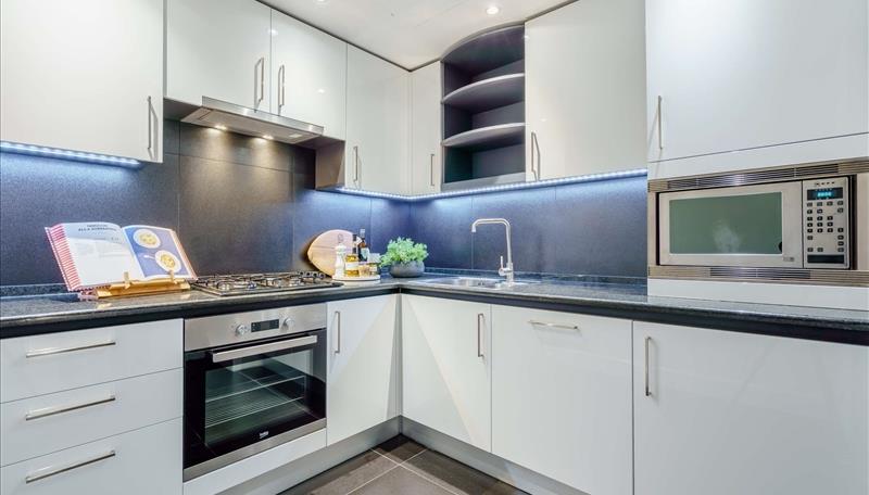 Flat Westferry Circus in Greater London