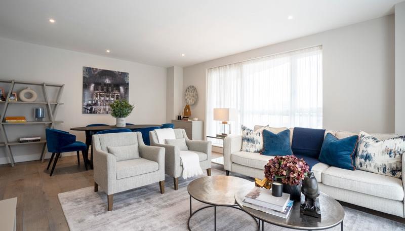 Flat Westferry Circus in Greater London