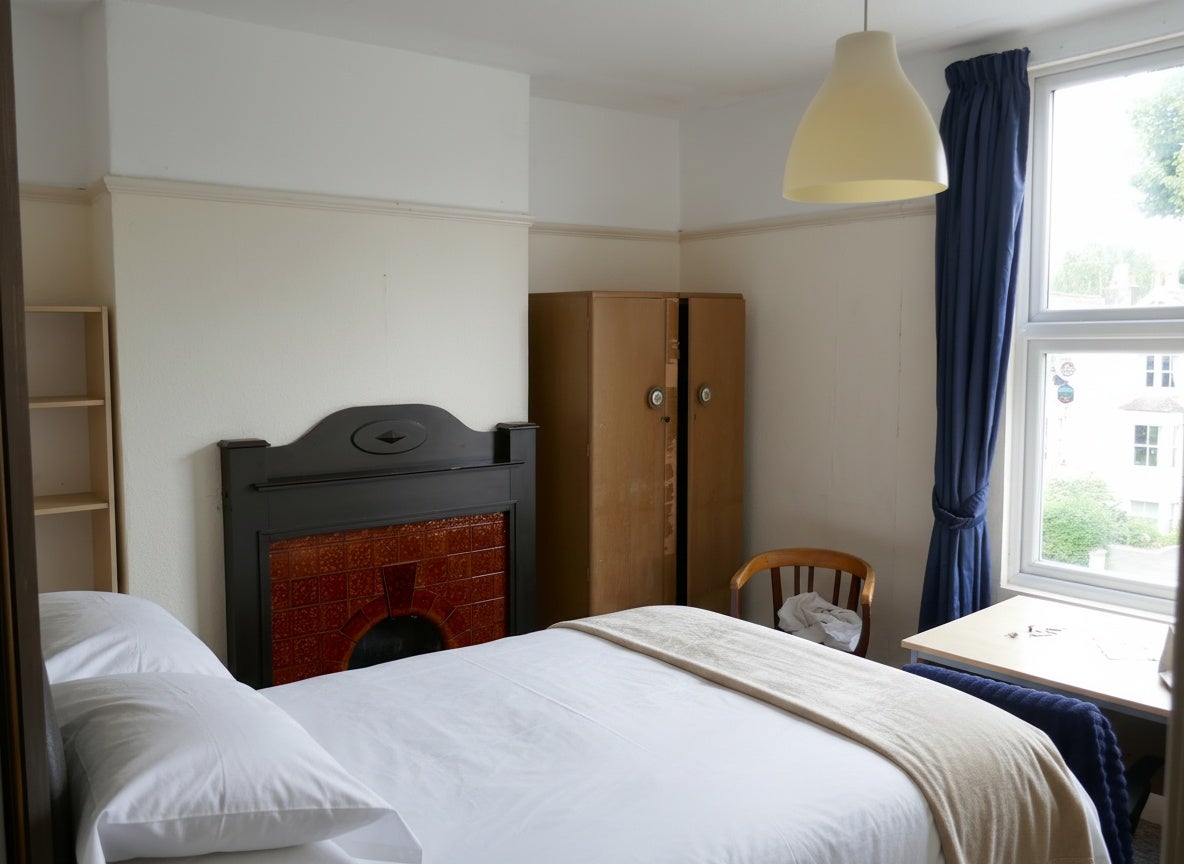 Flat Gloucester Road in Bristol
