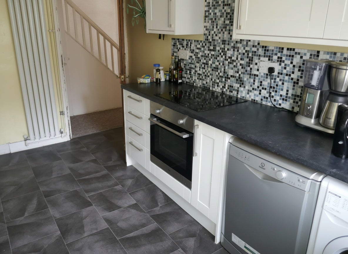 Flat Gloucester Road in Bristol